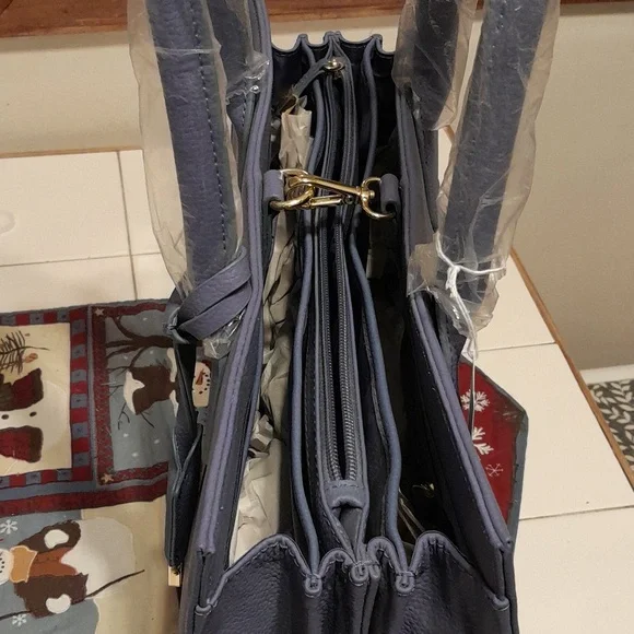 NWOT Joy & Iman periwinkle/lavender designer handbag. - Picture 3 of 13